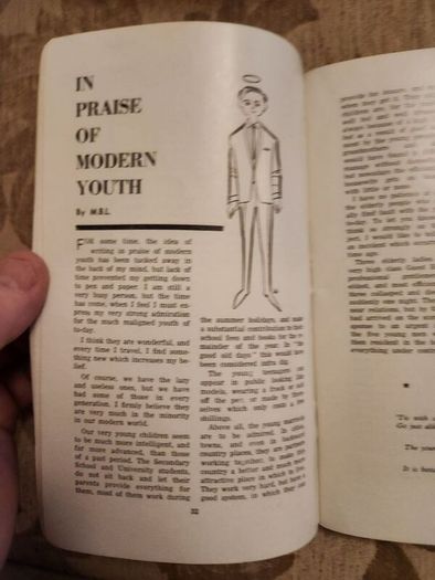The Irish Countrywoman Official Year Book 1963-1964. Bantrace Na Tuata. Paperback In Good Condition.