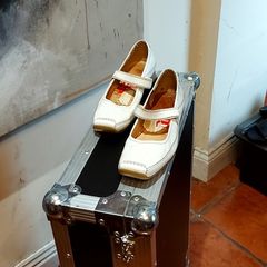 Pierre Cardin Flats