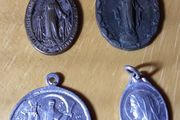 four vintage religious medals (h), tub 3