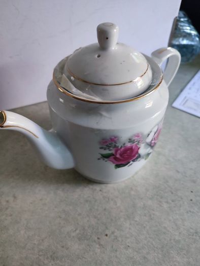 Vintage MEIKO Chinese White Porcelain Three Cup Roses Floral Pattern Golden Rim Teapot Retro Kitchen