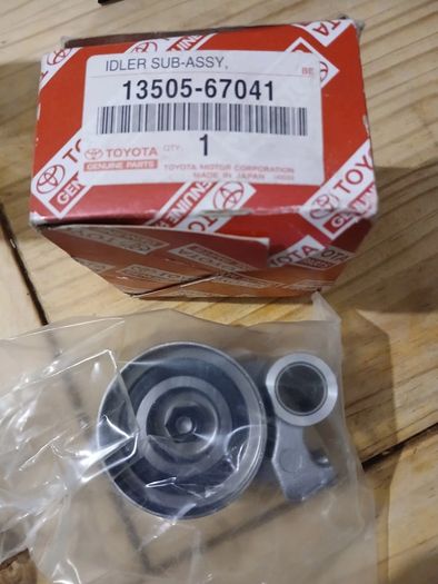 Genuine Toyota Land Cruiser, 13505-67041 (idler Sub-assy, Timing Belt, No.1)