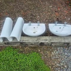 Wall-Hung Wash Hand Basins with Taps + 2 Pipe Covers