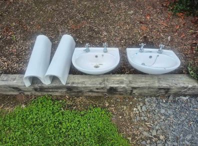 Wall-Hung Wash Hand Basins with Taps + 2 Pipe Covers