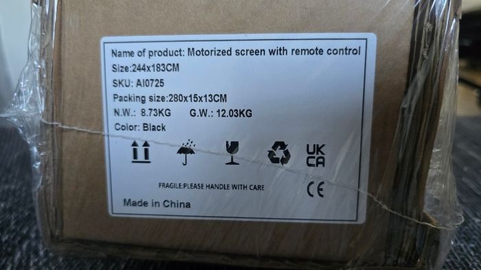 Electric projector screen