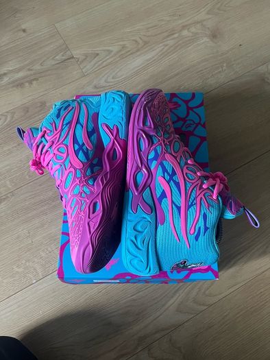 Basketball shoes Lamelo Ball
