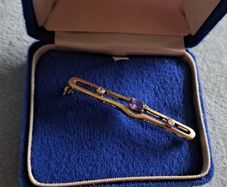 Vintage 9ct gold amethyst brooch
