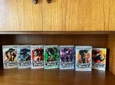 Skulduggery Pleasant Bundle - 6 books+