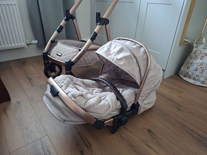 Cosatto Wow 2 Travel system - whisper