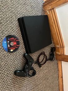 PlayStation 4 Slim 1TB