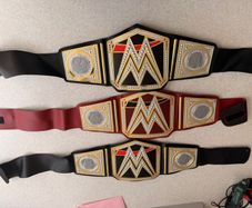 WWE costume belts 7euro each 1 black sold