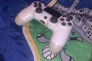 PS4 controller