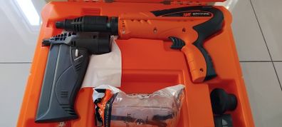 Spit P370 Steel Nail Gun