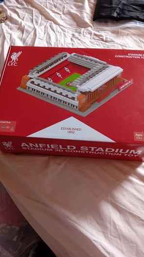 liverpool lego set - anfield stadium (new never opened)