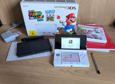 Nintendo 3DS Ice White Super Mario 3D Land boxed