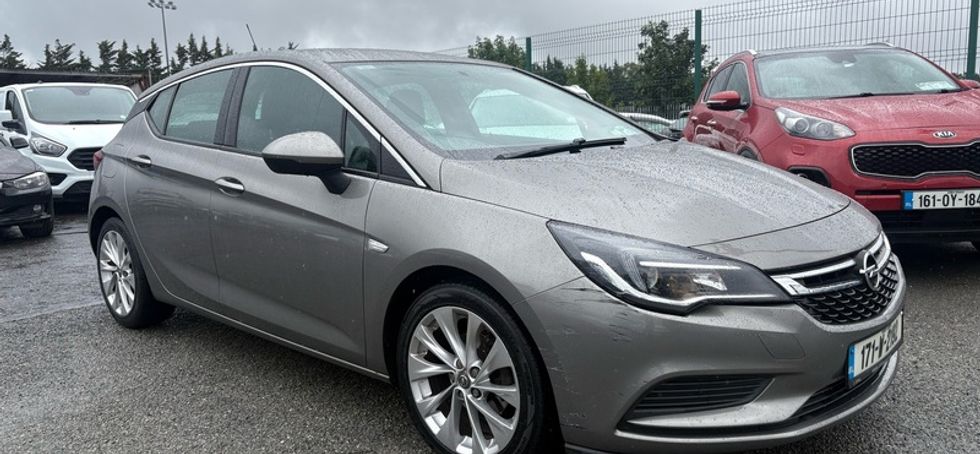 2017 Opel Astra 1.6L Diesel NCT + Taxed 03/2027