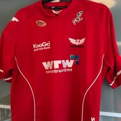 scarlets rugby jersey