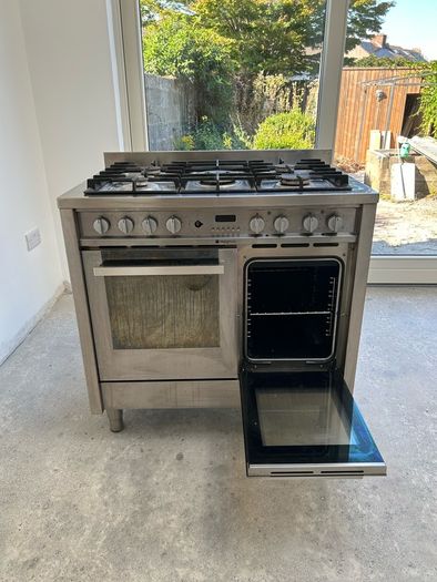 Hotpoint range oven