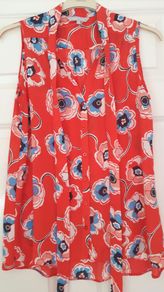 Sleeveless 'Red Herring' blouse
