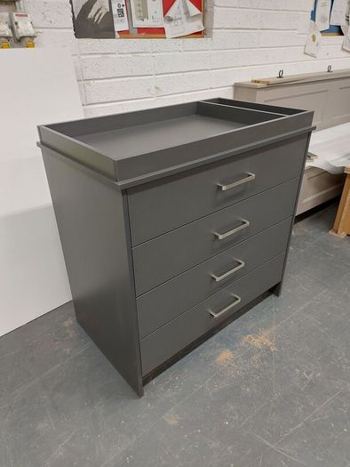 Changing Table/ Drawer Chest