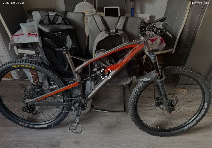 Nukeproof Mega 275 full suspension MTB