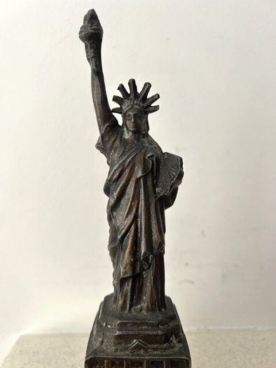 Vintage A.C. Rehberger Chicago Statue of Liberty