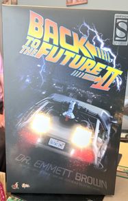 Hot Toys Dr. Emmet Brown 1/6 scale Sideshow Exclusive