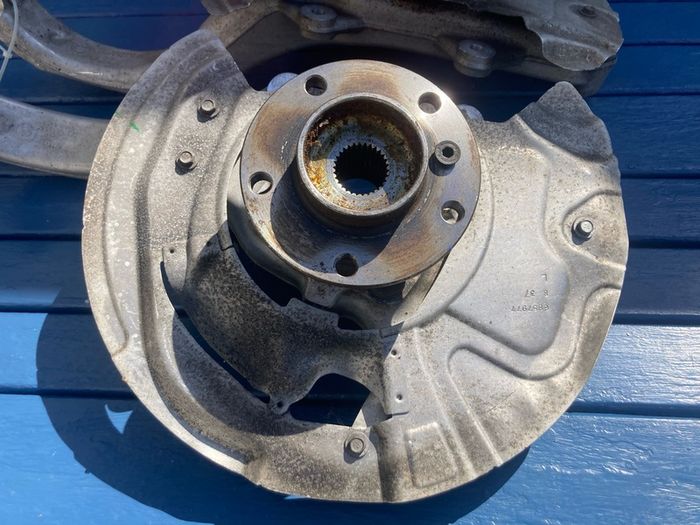 OEM BMW E70 E71 F15 F16 X5 X6 Front Spindle Hub Carrier Knuckle left and right side