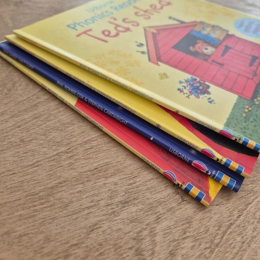 Set of 4 Usborne Phonics Readers books