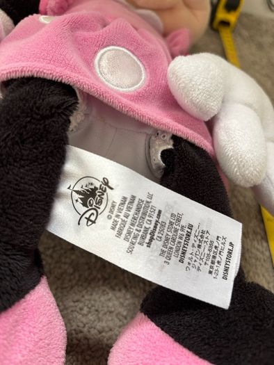 Genuine large Minnie Mouse form London Disney shop