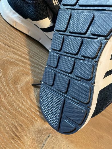 kids runners trainers Adidas swift run X Core  size 2 brand new