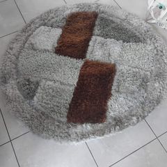 round rug