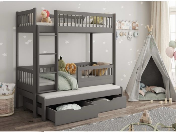 Triple bunk beds