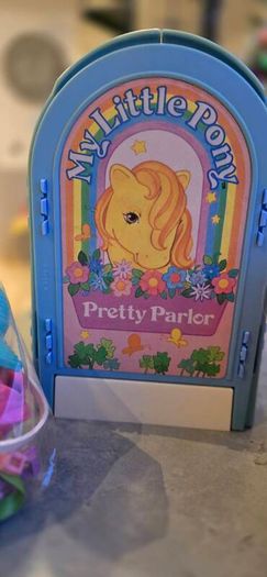 Pretty Parlour 1982 Complete (no box) with Peachy and Twinkles the Cat MLP G1 My Little Pony Accessories Playset