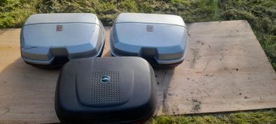 Givi motorcycle touring hard cases with Wingrack and Top Case Plate