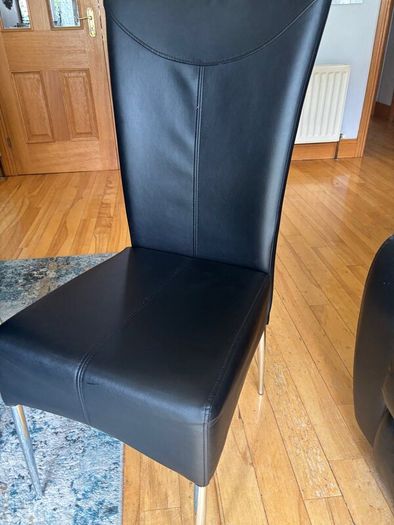 Pre Loved 6 Seater Dining Table with 6 Chairs