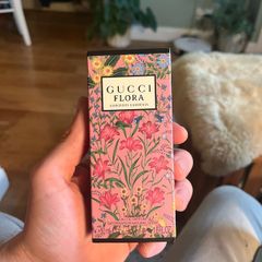 Gucci Flora perfume