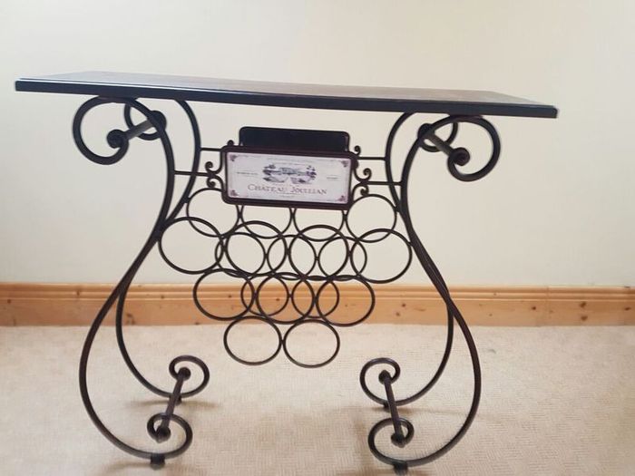 Wine storage and display table