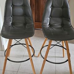 bar stools used