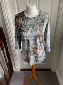 Ladies Top  Bicalla Size Medium