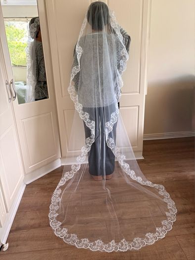 White wedding veil
