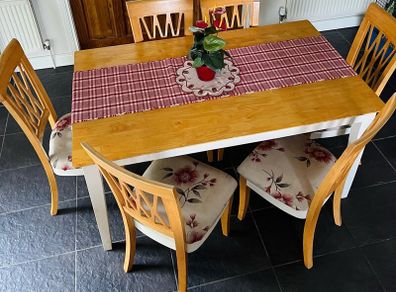 Dining / Kitchen Table & 6 Chairs