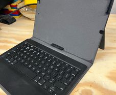 Ipad 7/8/9th gen ZAGG Keyboard Case