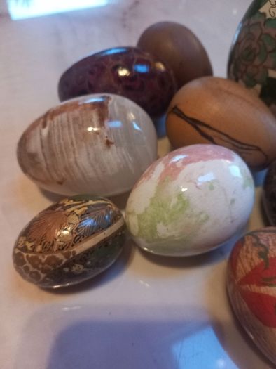 16 eggs, stone, metal, wood, painted, D18 post 8e