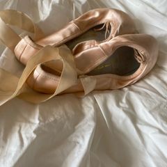 Ballet pointe shoes