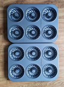 mini bundt cake tins