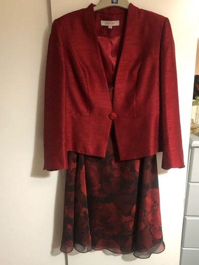 Ladies designer stunning suit size 14 reduced