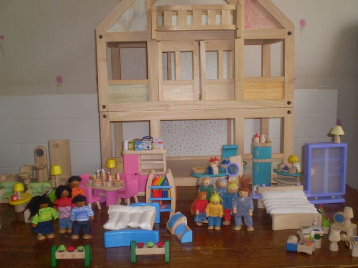 Doll's 3 storey Terrace House and accessories