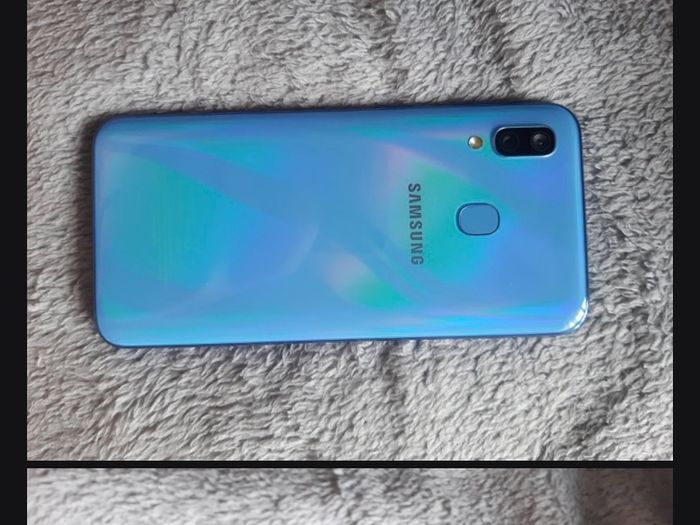 Samsung Galaxy A40 (blue)