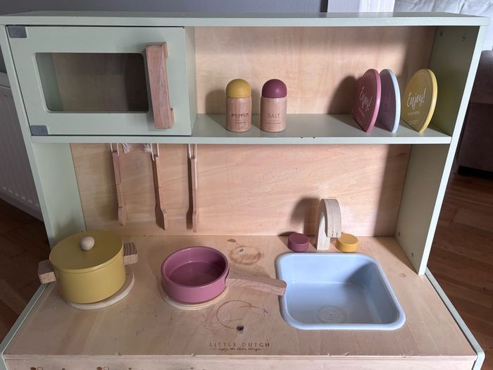 Little Dutch wooden toy kitchen