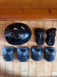 7 piece Zinc protective gear set in very good condition